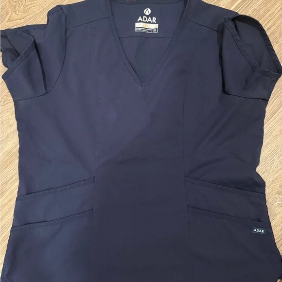 Women’s Adar Scrub Set - Picture 2 of 3